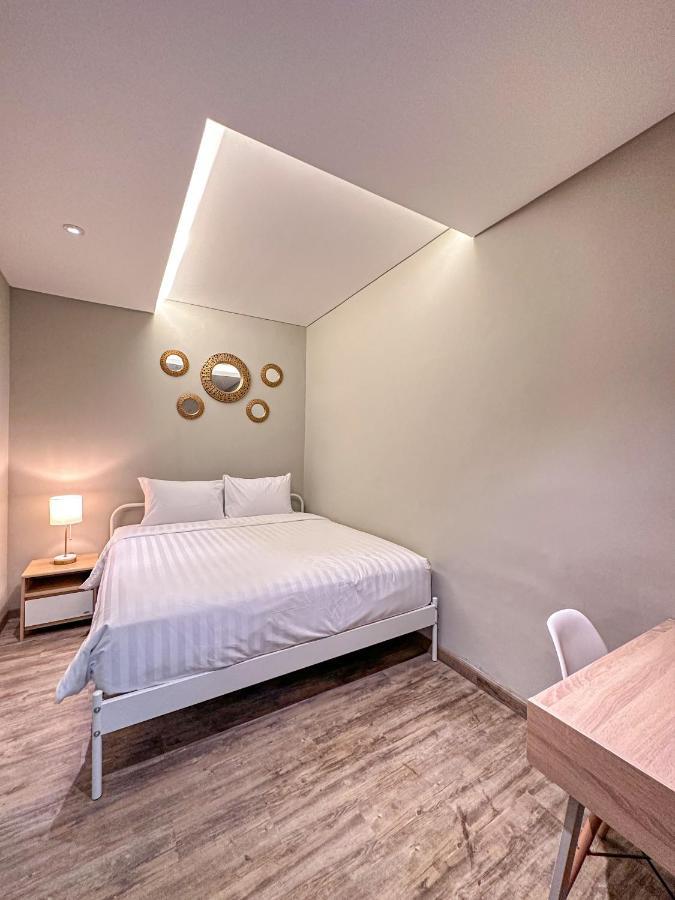 Lugano Arte Homestay Jakarta Bagian luar foto