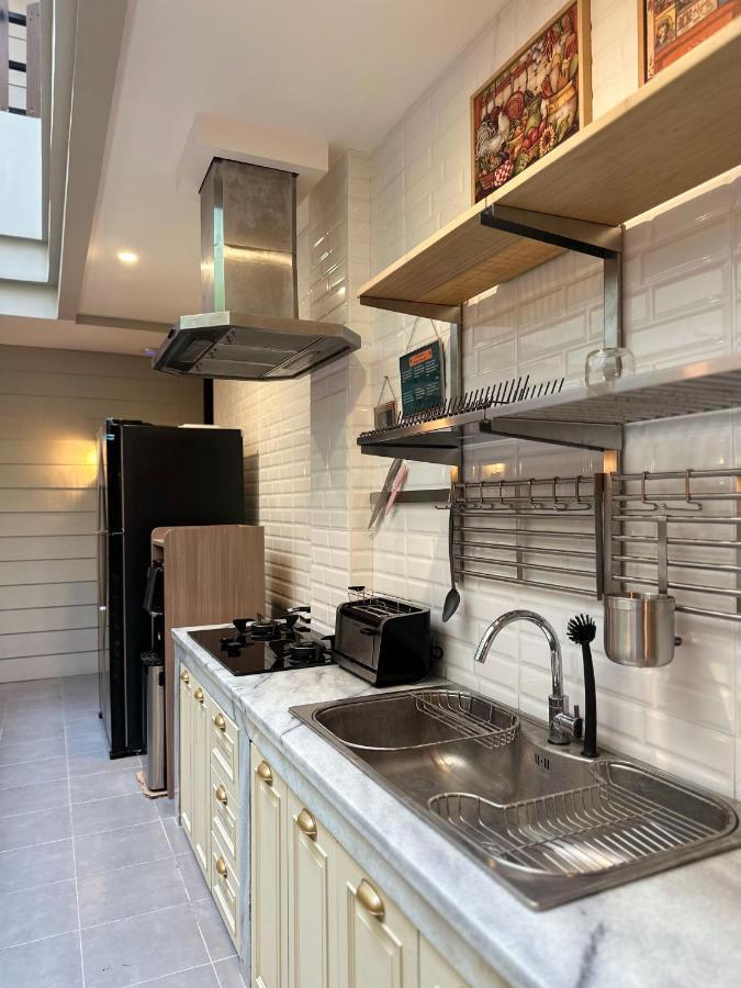 Lugano Arte Homestay Jakarta Bagian luar foto