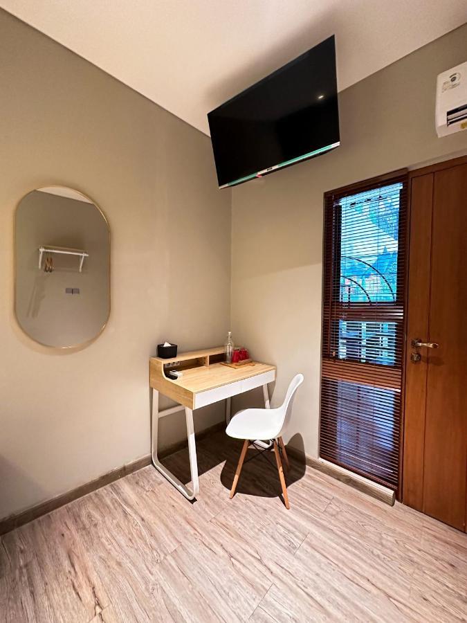 Lugano Arte Homestay Jakarta Bagian luar foto